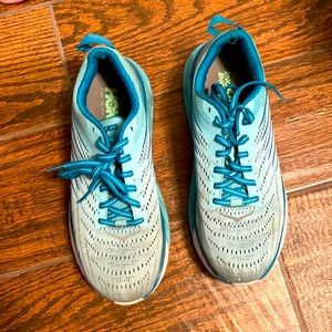 Women’s HOKA’s Arahi 4
